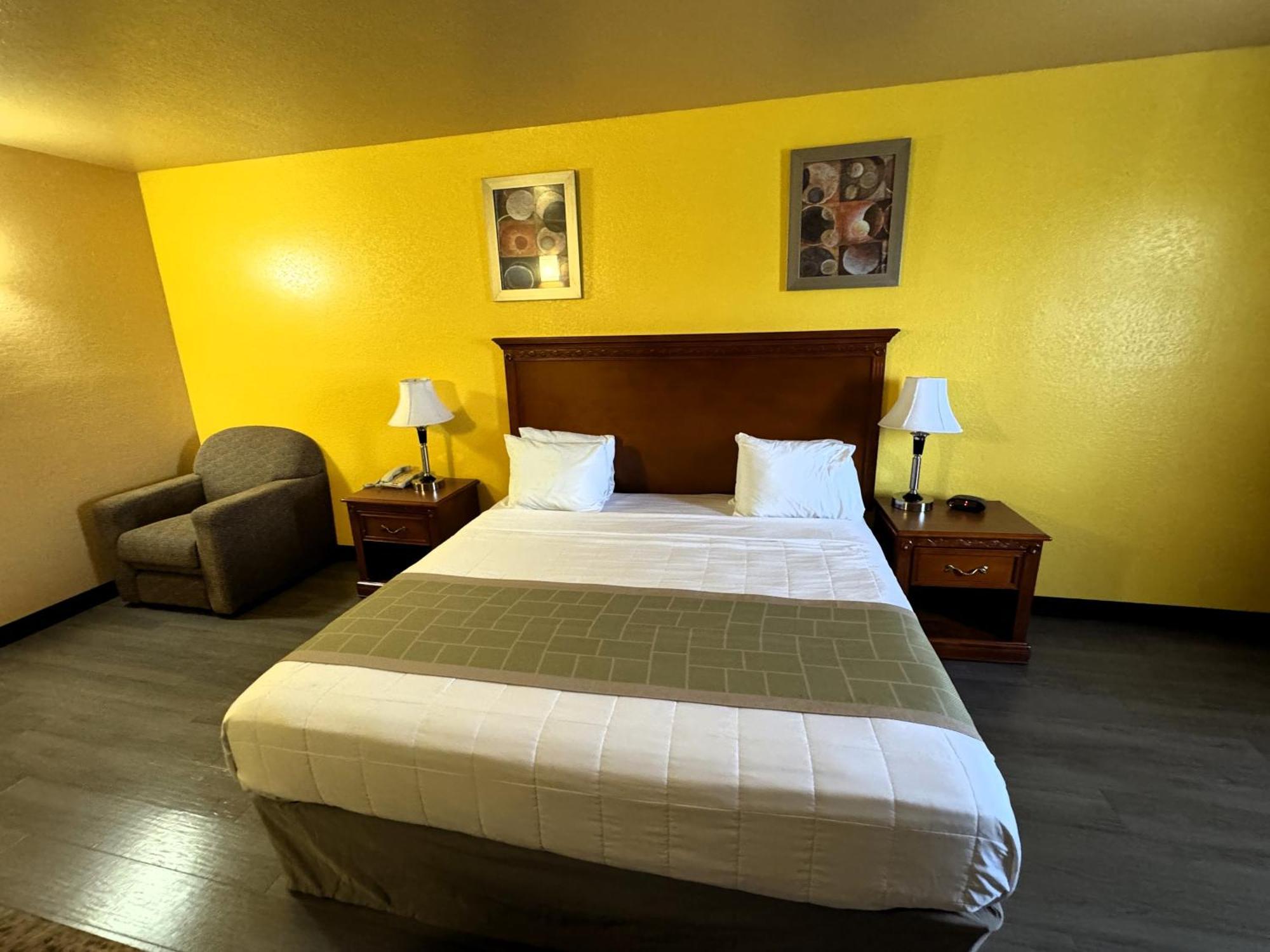Quality Inn & Suites Mcalester On Hwy 69 & Us 75 Exterior photo