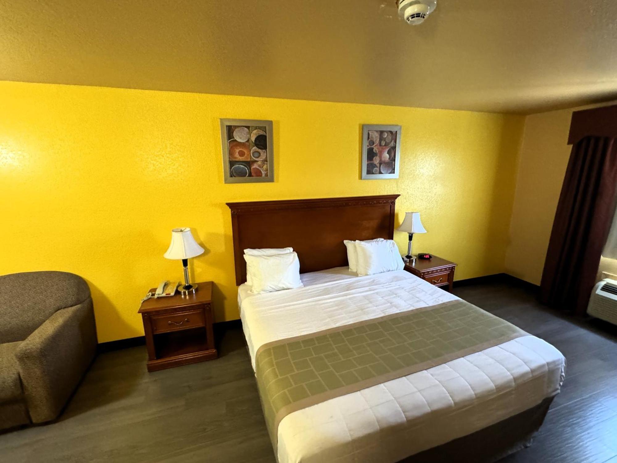 Quality Inn & Suites Mcalester On Hwy 69 & Us 75 Exterior photo